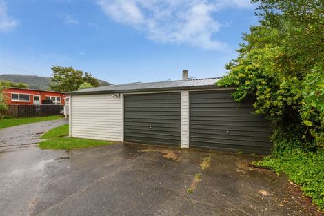 Photo of property in 5 The Strand, Wainuiomata, Lower Hutt, 5014