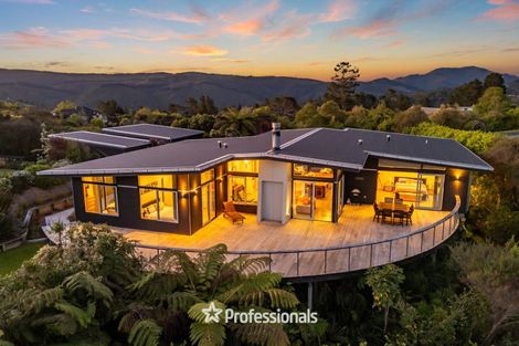 Photo of property in 12 Mount Marua Way, Timberlea, Upper Hutt, 5018