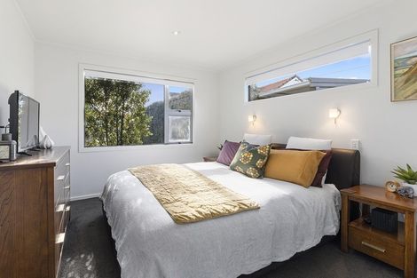 Photo of property in 13a Wayside, Miramar, Wellington, 6022