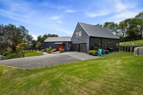 Photo of property in 7 Attwood Road, Paremoremo, Auckland, 0632