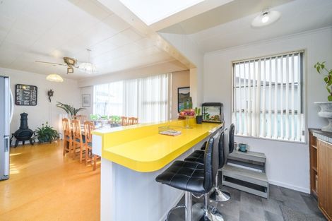 Photo of property in 14 Wilson Street, Bulls, 4818