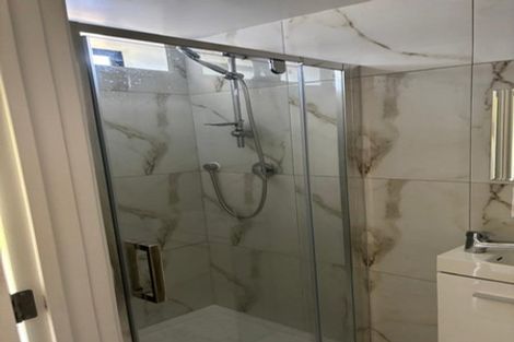 Photo of property in 1/48 Sandgate Avenue, Botany Downs, Auckland, 2010