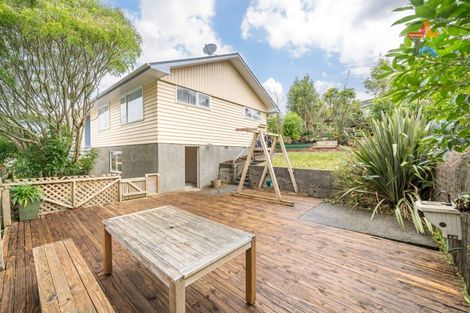 Photo of property in 8 Robson Street, Stokes Valley, Lower Hutt, 5019