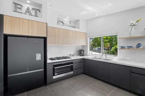 Photo of property in 282 Glamorgan Drive, Northcross, Auckland, 0630
