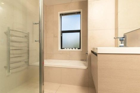 Photo of property in 4 Whimbrel Road, Flat Bush, Auckland, 2019