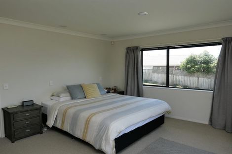 Photo of property in 5 Sovereign Way, Paraparaumu, 5032