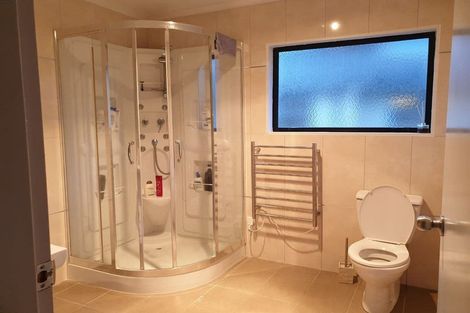 Photo of property in 86 San Marino Drive West, Henderson, Auckland, 0612