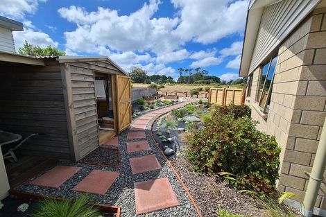 Photo of property in 134 Kelly Jade Avenue, Matarangi, Whitianga, 3592