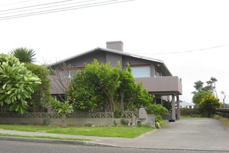 Photo of property in 6 Dixon Street, Oakura, 4314