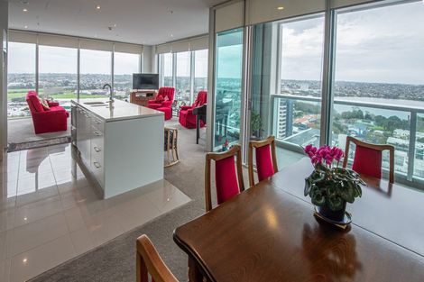 Photo of property in Sentinel Apartments, 2004/3 Northcroft Street, Takapuna, Auckland, 0622