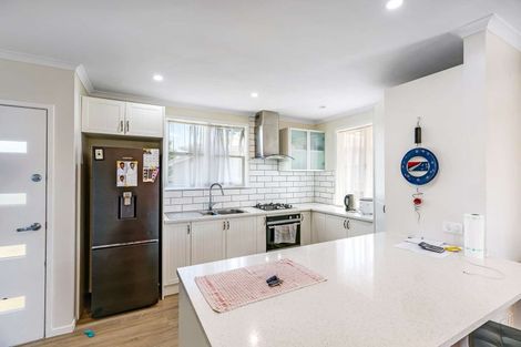 Photo of property in 1/1 Cooper Place, Papakura, 2110