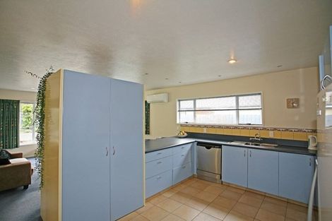 Photo of property in 5 Cherrywood Place, Redwood, Christchurch, 8051