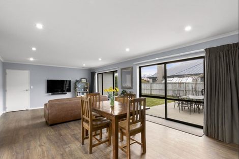 Photo of property in 28 Lochnagar Drive, Lake Hayes, Queenstown, 9304