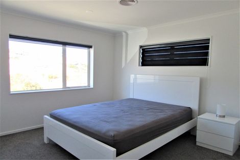 Photo of property in 33 Havana Rise, Grenada Village, Wellington, 6037