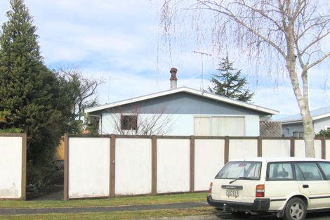 Photo of property in 11 Burrows Place, Frankton, Hamilton, 3204