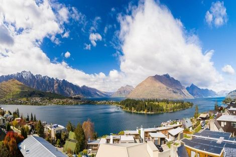 Photo of property in 16 Earnslaw Terrace, Queenstown, 9300