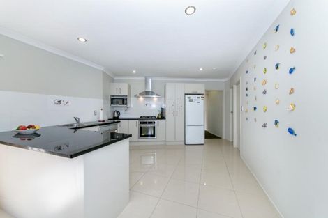 Photo of property in 213 Halsey Drive, Lynfield, Auckland, 1042