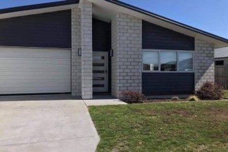 Photo of property in 14 Kahuparere Crescent, Pyes Pa, Tauranga, 3112