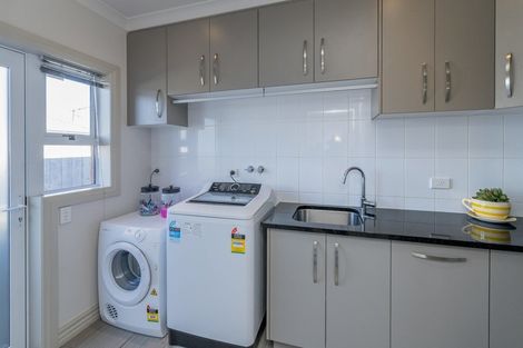 Photo of property in 15 Okarito Avenue, Levin, 5510