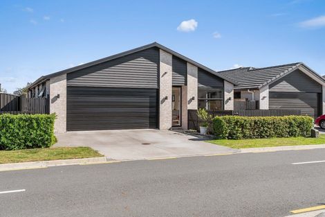 Photo of property in 11 Hinaki Street, Poike, Tauranga, 3112
