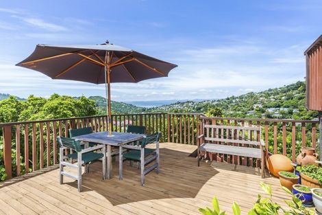 Photo of property in 33 Chartwell Drive, Crofton Downs, Wellington, 6035