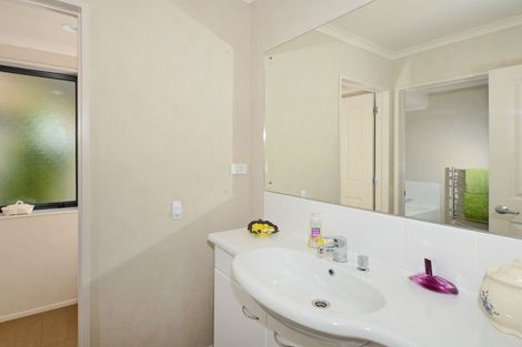 Photo of property in 20 Key West Drive, One Tree Point, 0118