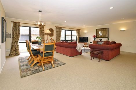 Photo of property in 54 Grosvenor Gardens, Flagstaff, Hamilton, 3210