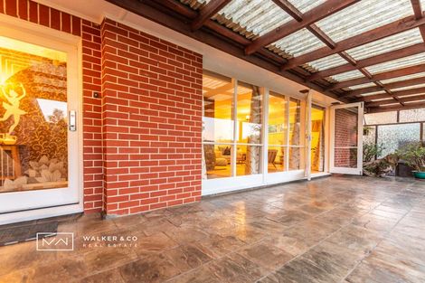 Photo of property in 28 Pinehaven Road, Pinehaven, Upper Hutt, 5019