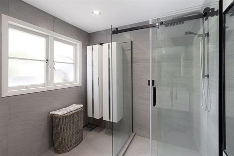 Photo of property in 42 Tiroroa Avenue, Te Atatu South, Auckland, 0610