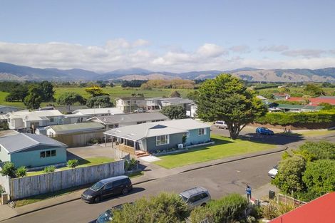 Photo of property in 2 Robert Mckeen Street, Otaki Beach, Otaki, 5512