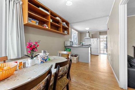 Photo of property in 12 Ussher Place, Pakuranga Heights, Auckland, 2010