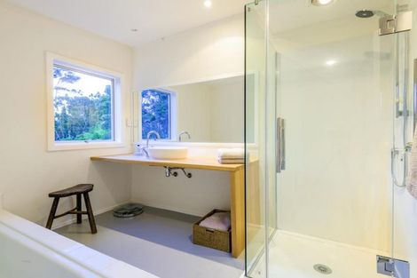 Photo of property in 127 Carter Road, Oratia, Auckland, 0604
