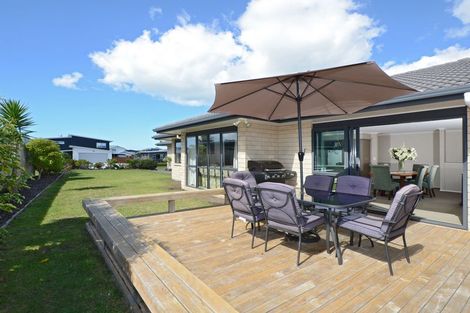 Photo of property in 20 Key West Drive, One Tree Point, 0118