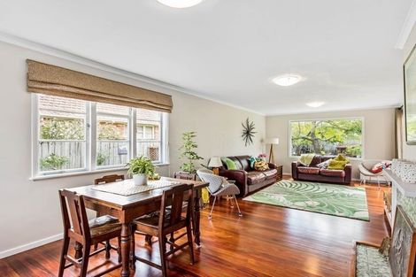 Photo of property in 21 Larsen Road, Panmure, Auckland, 1072