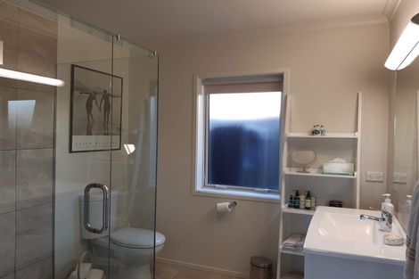 Photo of property in 33 Whakatomo Place, Havelock North, 4130