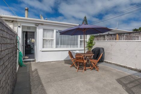 Photo of property in 1/2 Himatangi Street, Himatangi Beach, Foxton, 4891