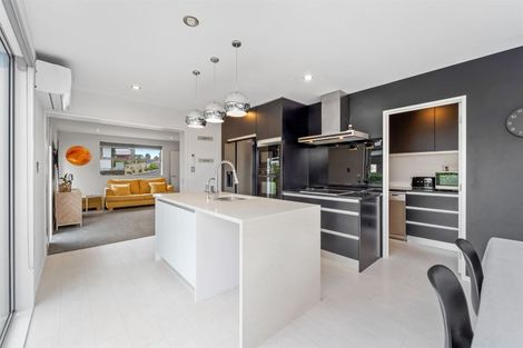 Photo of property in 18 Bella Vista Drive, Gulf Harbour, Whangaparaoa, 0930