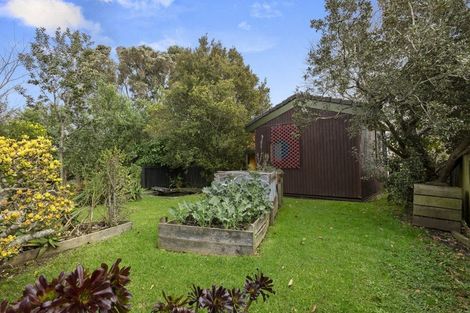 Photo of property in 9 Warden Place, Mangere Bridge, Auckland, 2022