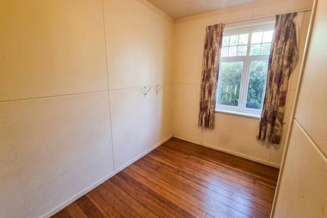 Photo of property in 9 Terrace Road, Titahi Bay, Porirua, 5022