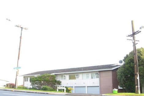 Photo of property in 3/26 Mellons Bay Road, Howick, Auckland, 2014