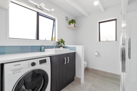 Photo of property in 16b Bay Street, Red Beach, 0932