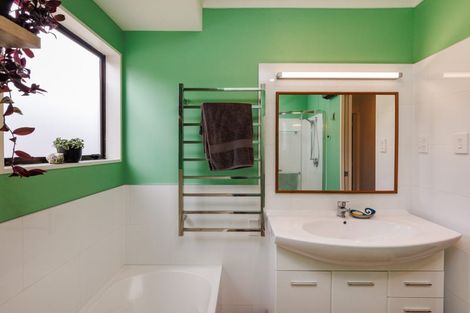 Photo of property in 53 Raglan Avenue, Cloverlea, Palmerston North, 4412