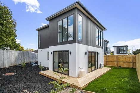 Photo of property in 20f Fairdene Avenue, Henderson, Auckland, 0610