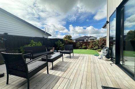 Photo of property in 18 Noia Way, Karaka, Papakura, 2113