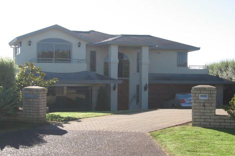 Photo of property in 4 Bocage Lane, West Harbour, Auckland, 0618