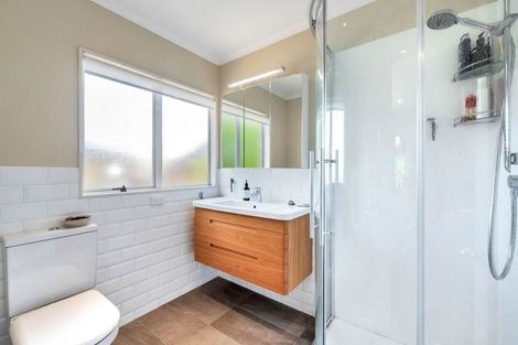 Photo of property in 9 Phoebe Meikle Place, Torbay, Auckland, 0630