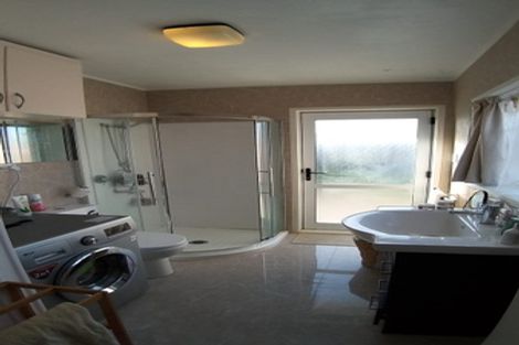 Photo of property in 40 Priestley Drive, Bucklands Beach, Auckland, 2014