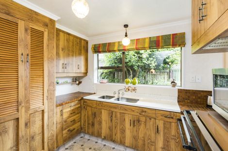 Photo of property in 2 Huhana Court, Hokowhitu, Palmerston North, 4410