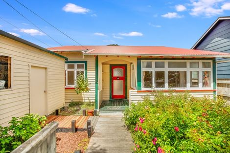 Photo of property in 23 Tuatoru Street, Eastbourne, Lower Hutt, 5013