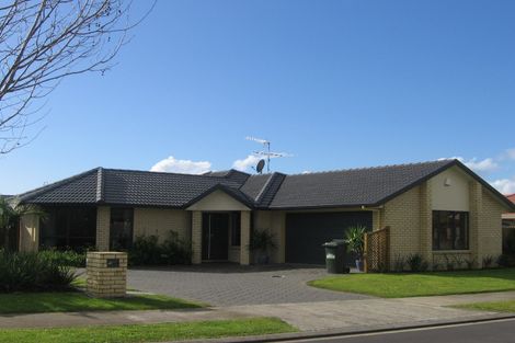 Photo of property in 27 Belcoo Crescent, East Tamaki, Auckland, 2013